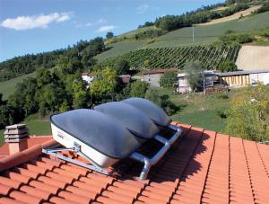 Spas and Jacuzzies solar heating system
