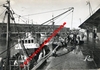 LORIENT (56) - Au port de pêche, débarquement des poissons, vers 1955