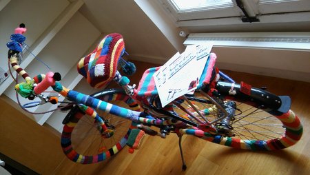 le vélo décoré au Salon des Artistes Amateurs, Saint Gratien mai 2016\\n\\n30/01/2017 14:41