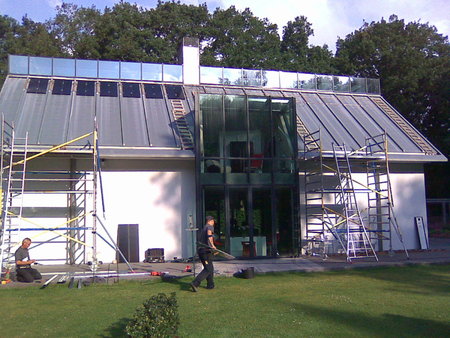 Op een woning in de buurt van Nijmegen hebben we zonnepanelen geïntegreerd in het dak.\\n\\n07-06-2012 15:15