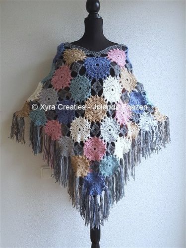 PATR1078 - Poncho with circles / flowers