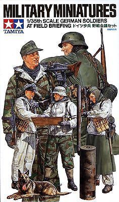 Tamiya 35212 German Soldiers at Field Briefing 1/35